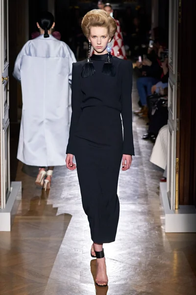 Look 3